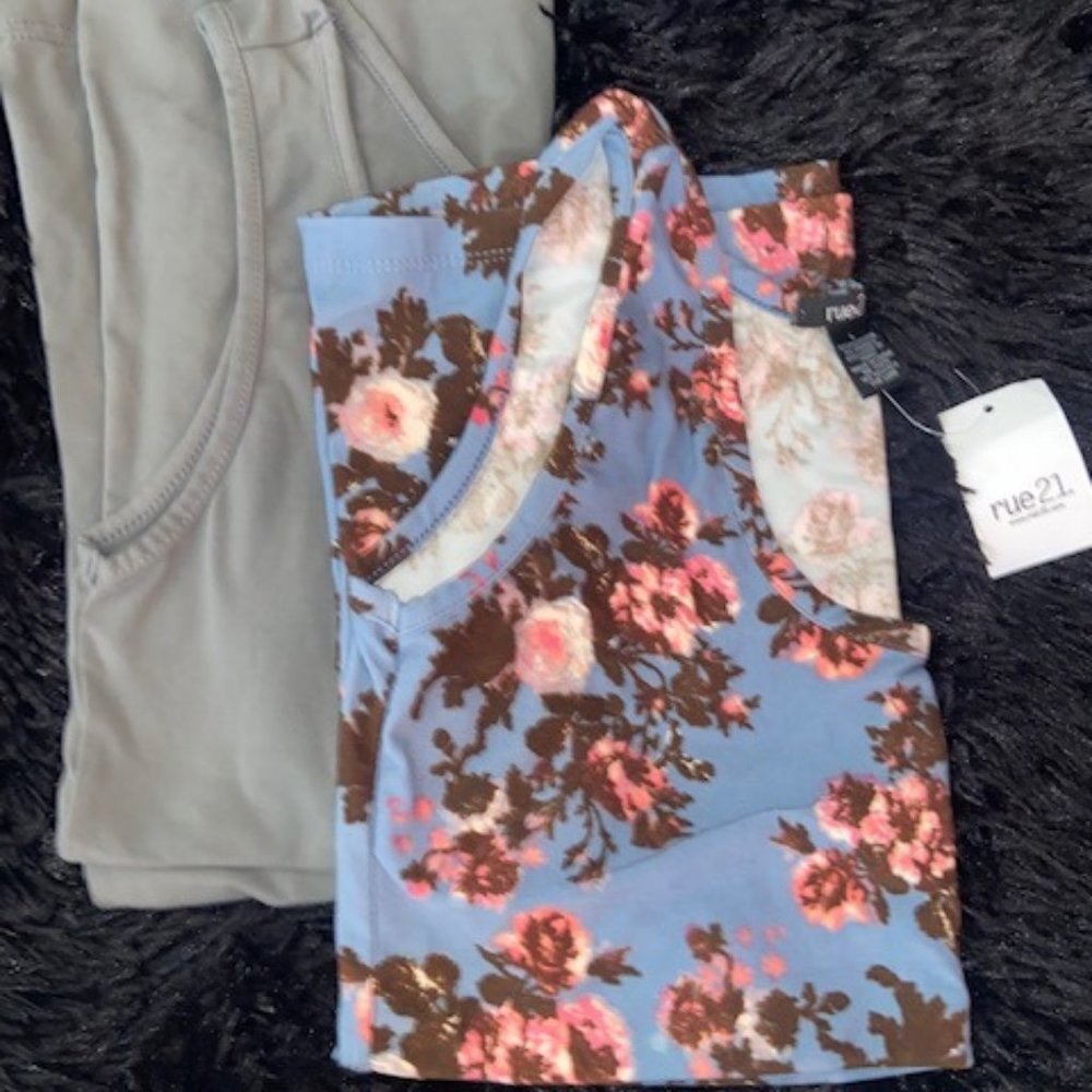 DUO pack! grey and floral Tank Tops. ( RUE 21)